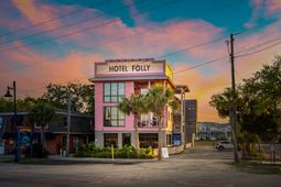 87 Center Street photo 4