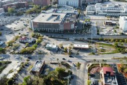 221 Spring Street photo 4