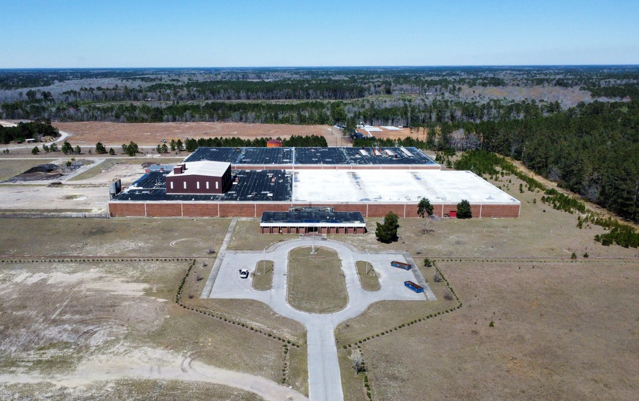 1497 Industrial Road Photo 12