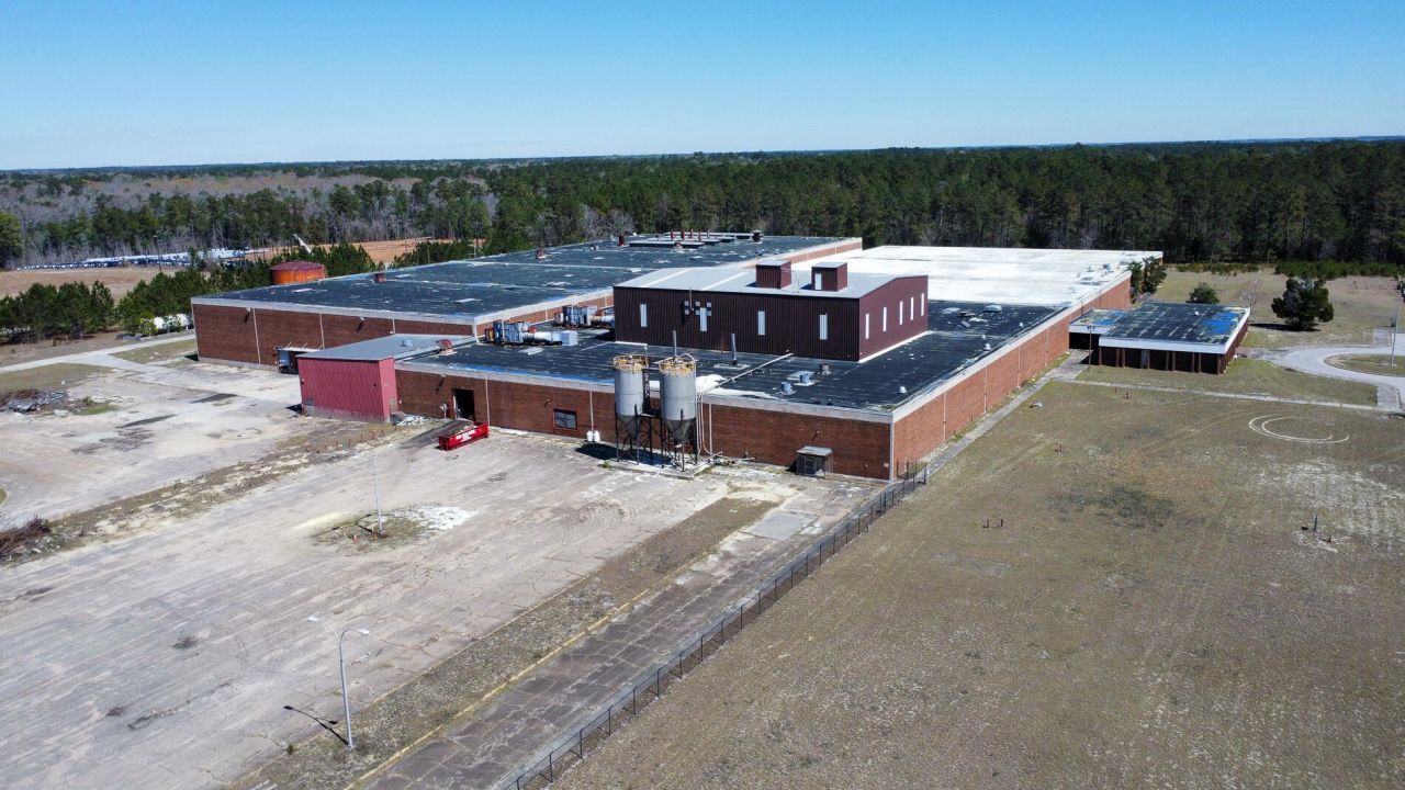 1497 Industrial Road Photo 7