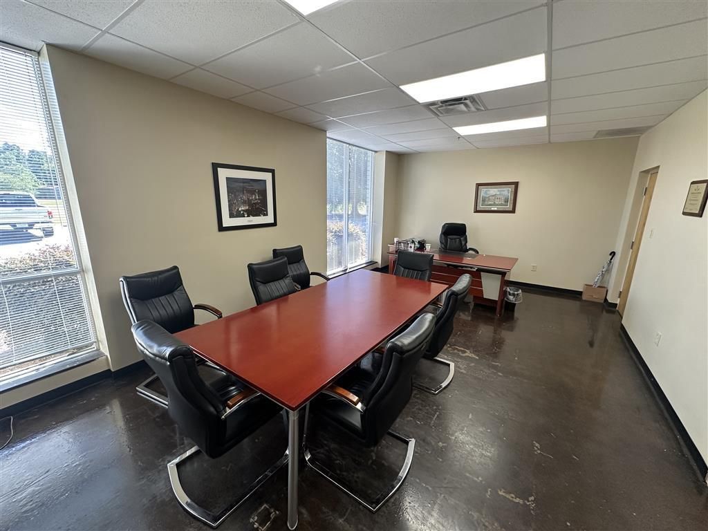 1000 Bicycle Way Photo 12