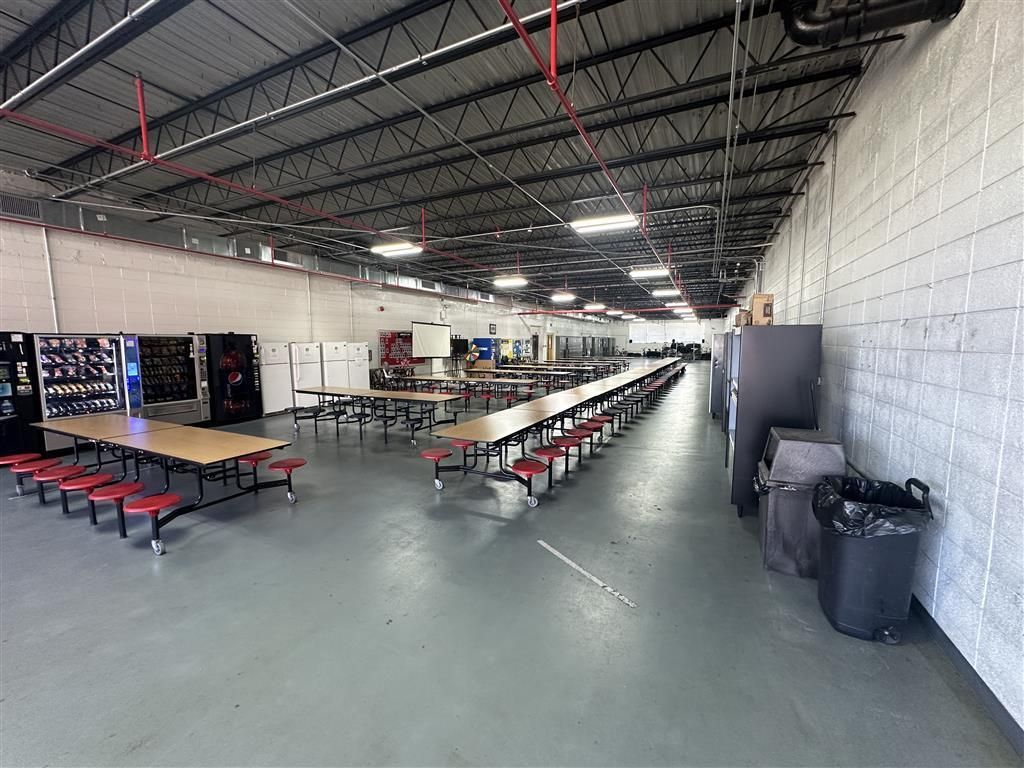 1000 Bicycle Way Photo 13