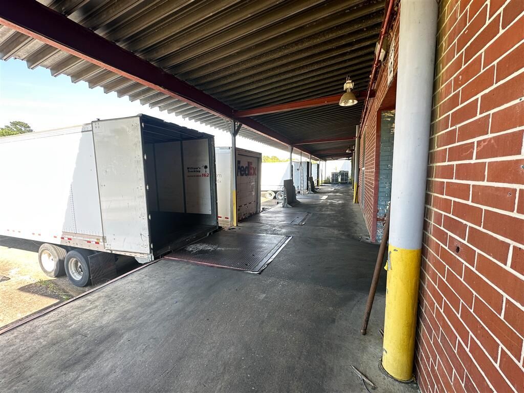 1000 Bicycle Way Photo 21