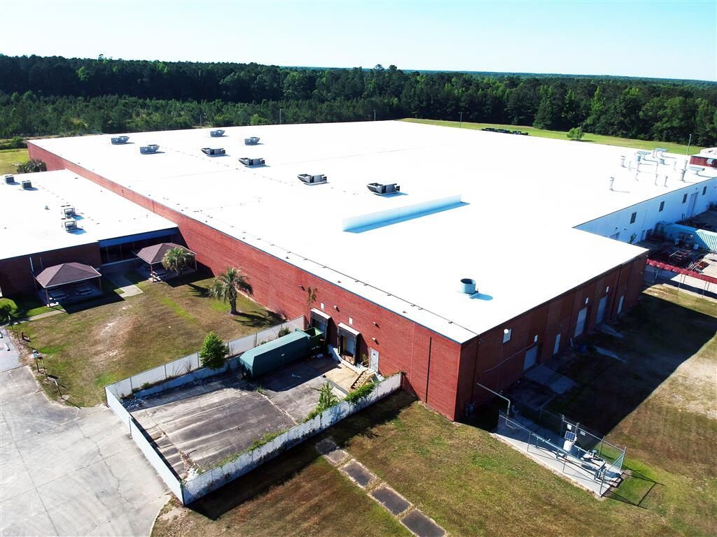 1000 Bicycle Way Photo 5