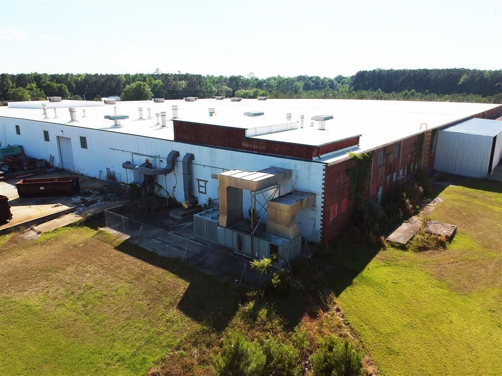 1000 Bicycle Way Photo 6