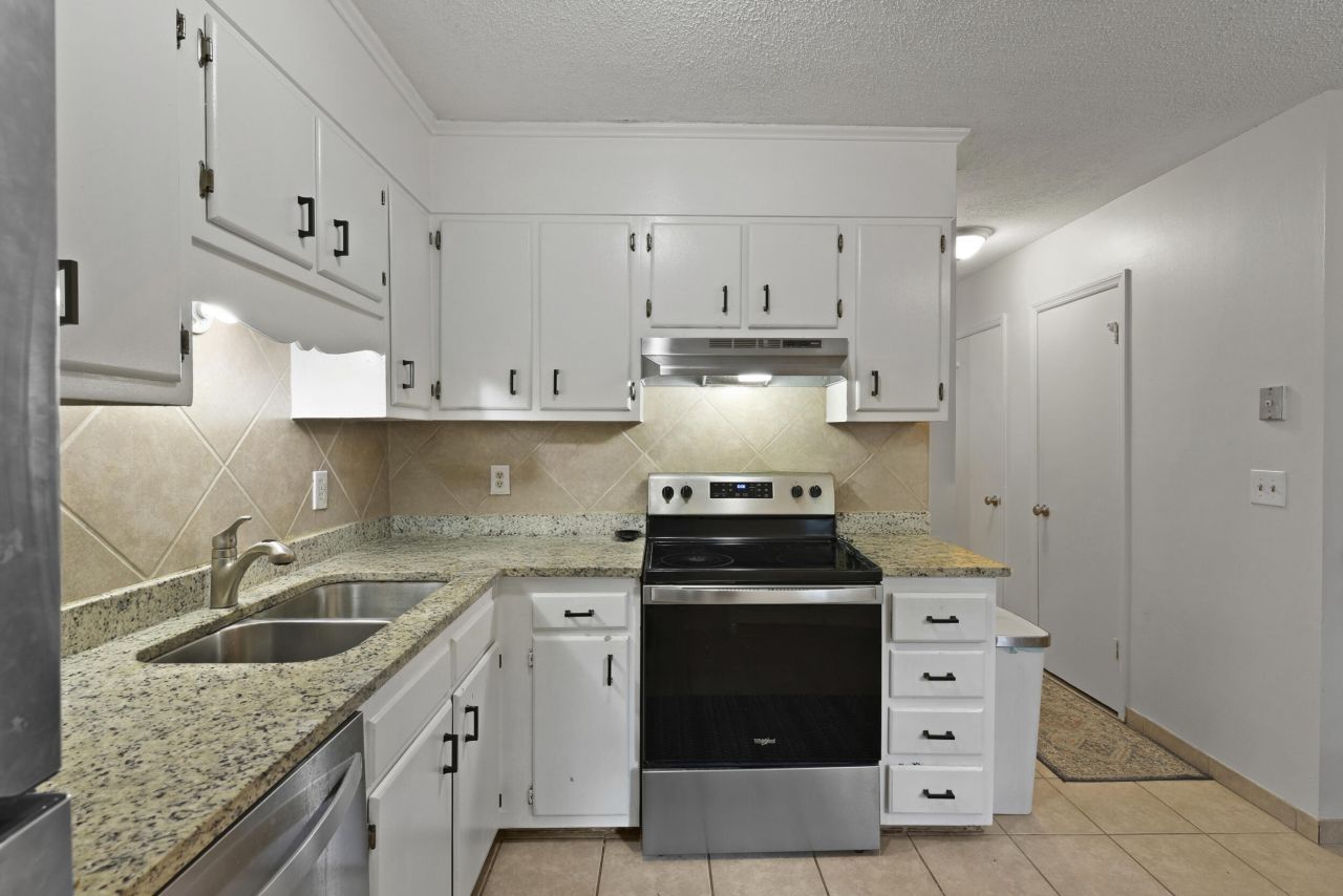 258 Fleming Road Photo 10