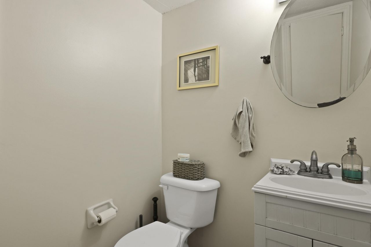 258 Fleming Road Photo 11