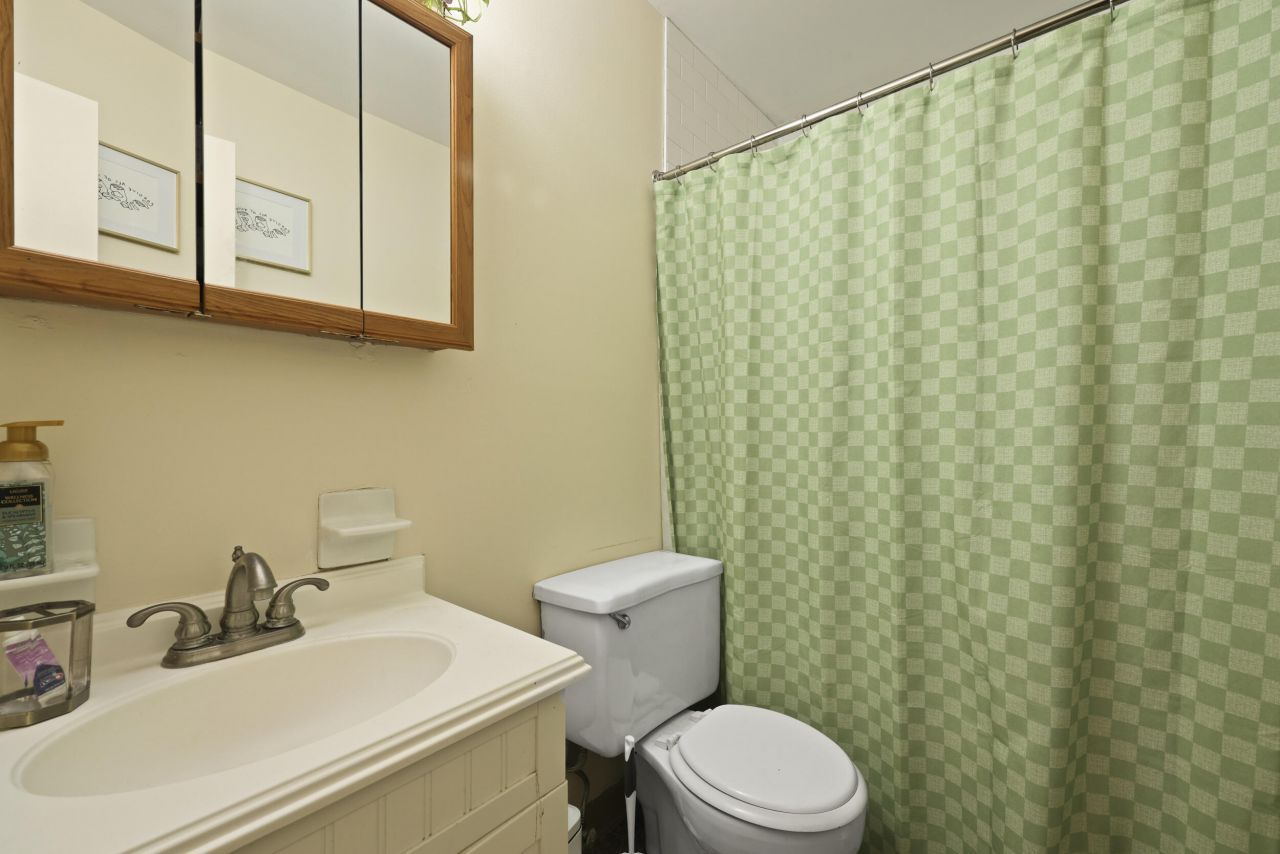 258 Fleming Road Photo 16