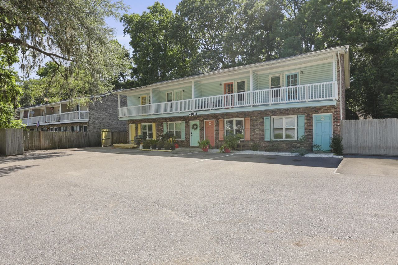 258 Fleming Road Photo 2