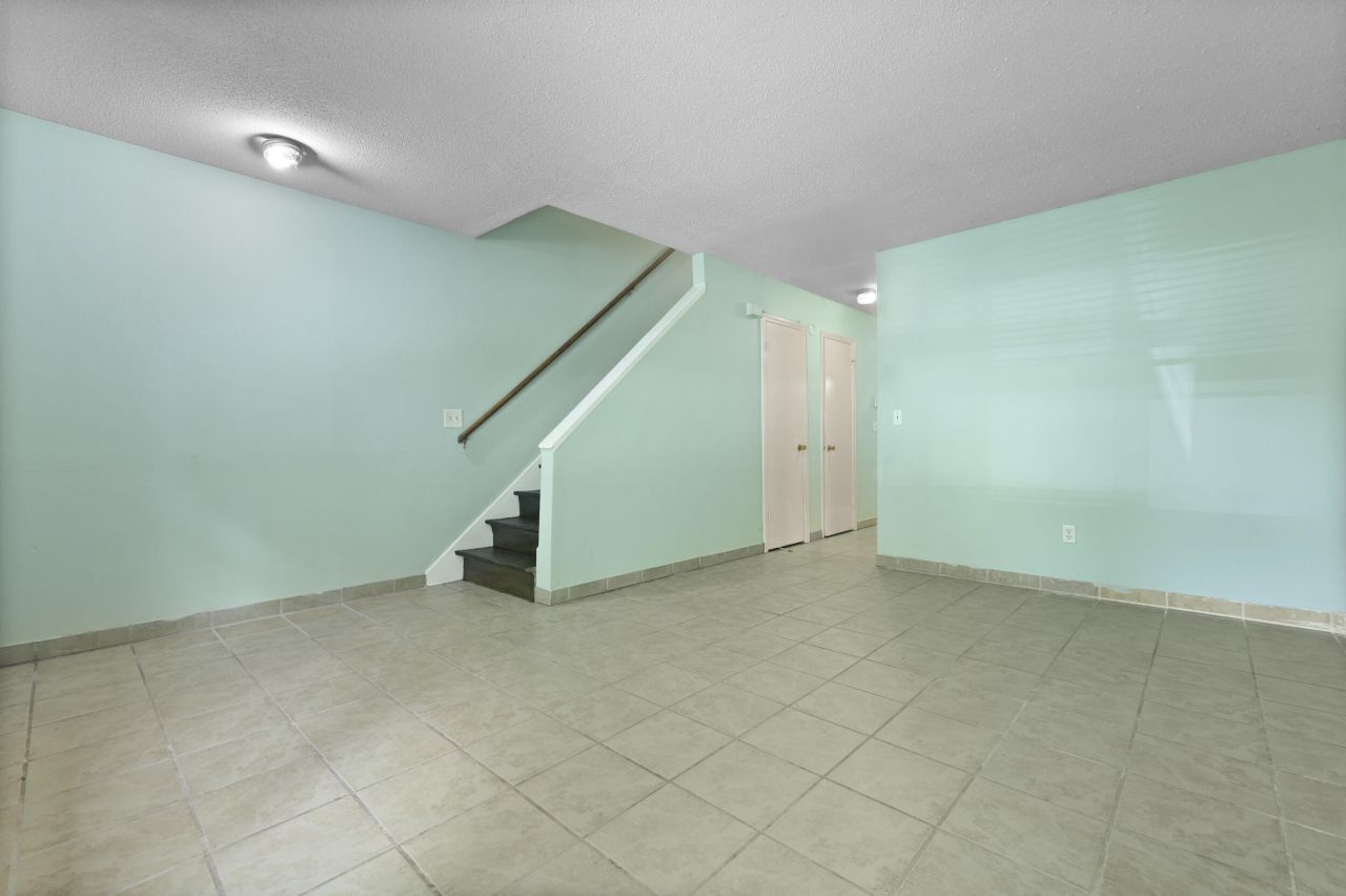 258 Fleming Road Photo 20