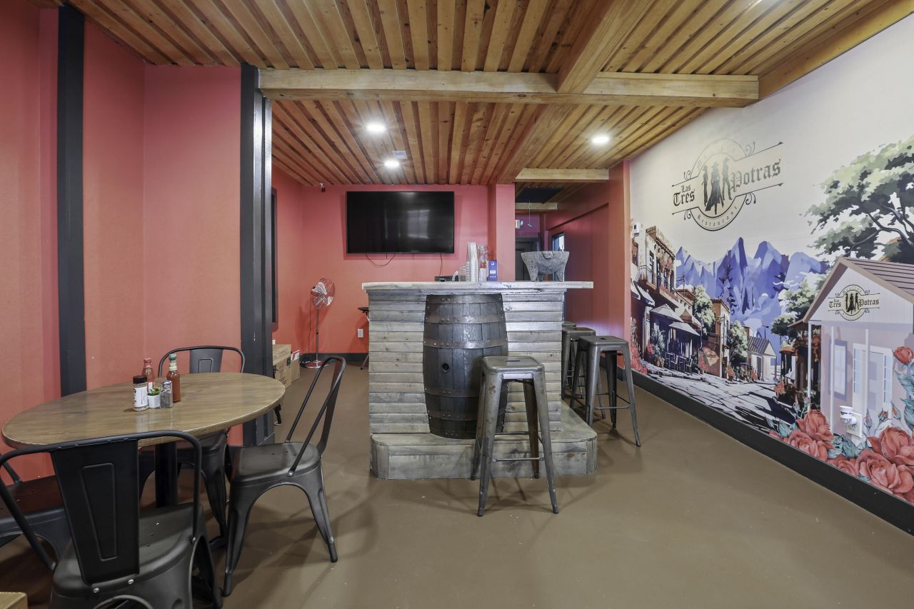 6718 Charleston Highway Photo 10