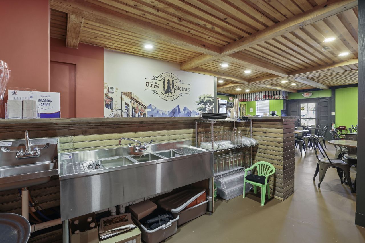 6718 Charleston Highway Photo 19