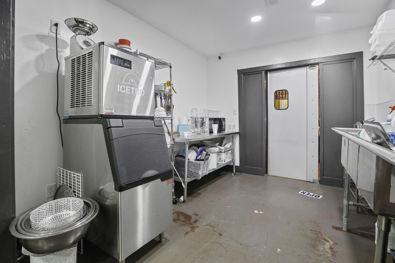 6718 Charleston Highway Photo 21