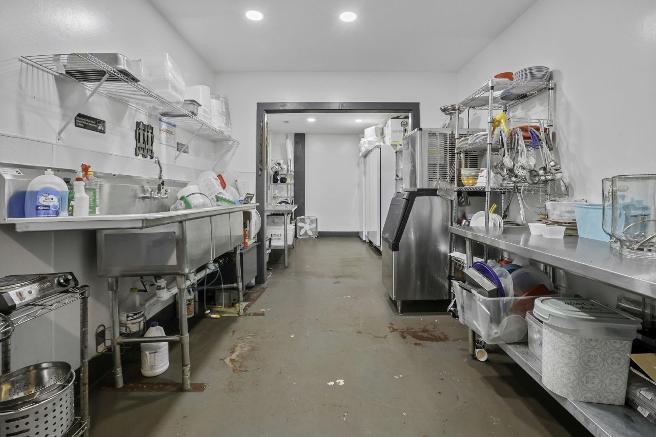 6718 Charleston Highway Photo 23