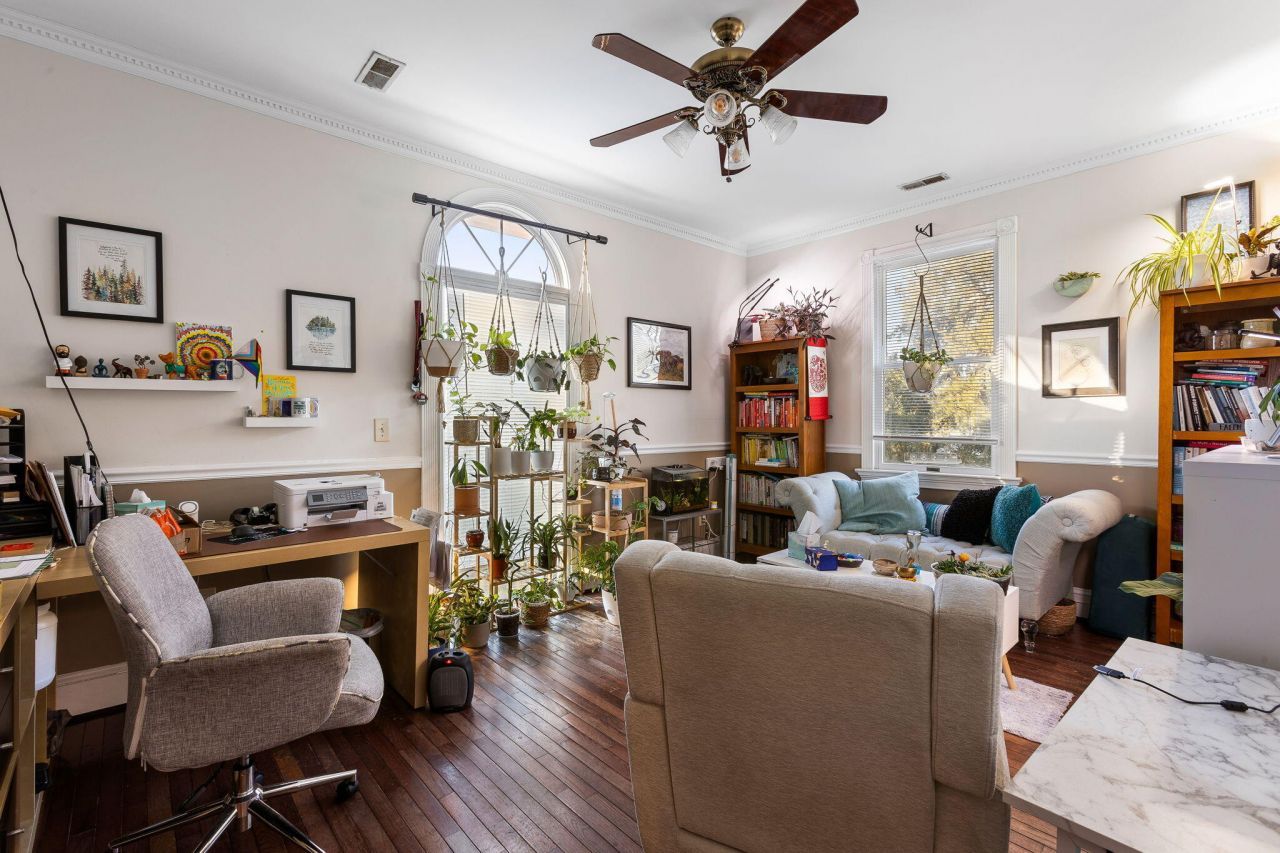 1495 Remount Road Photo 10