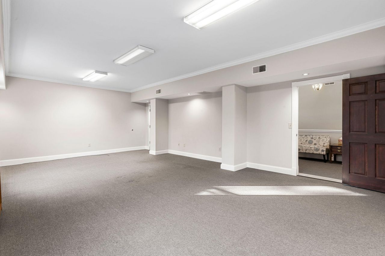 1495 Remount Road Photo 15