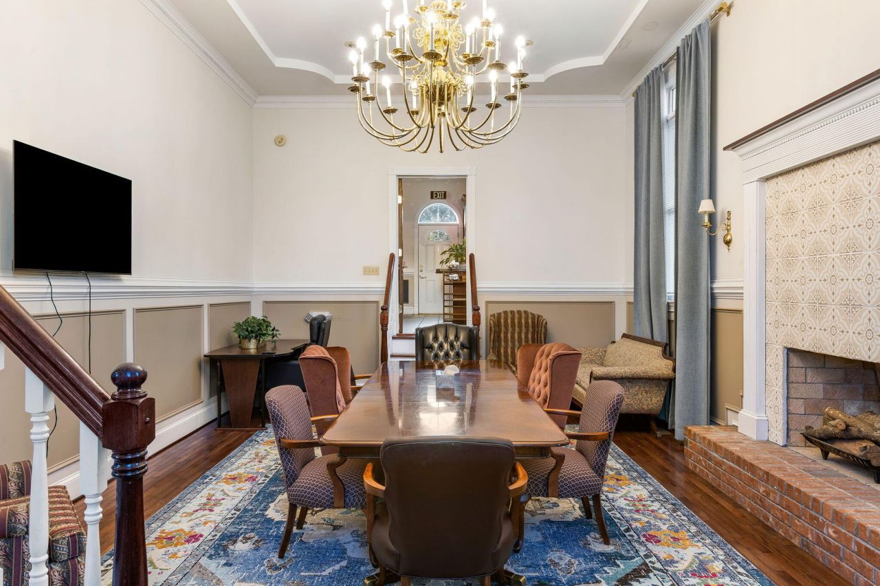 1495 Remount Road Photo 7