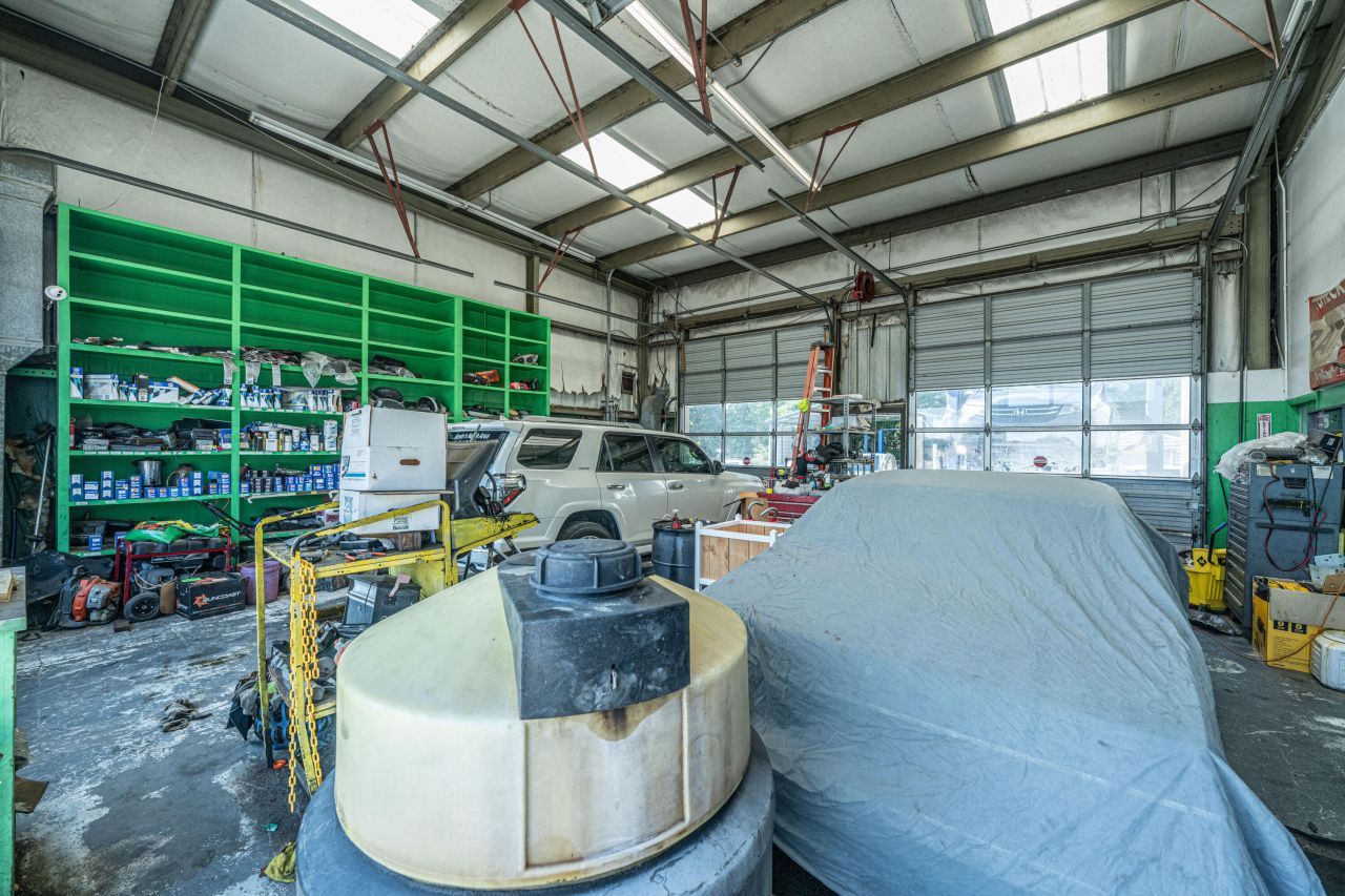 7647 Dorchester Road Photo 14