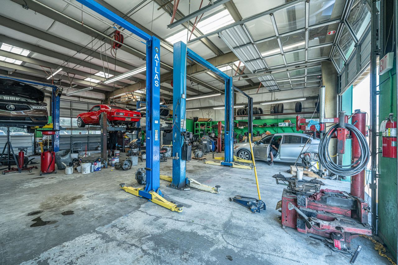 7647 Dorchester Road Photo 17