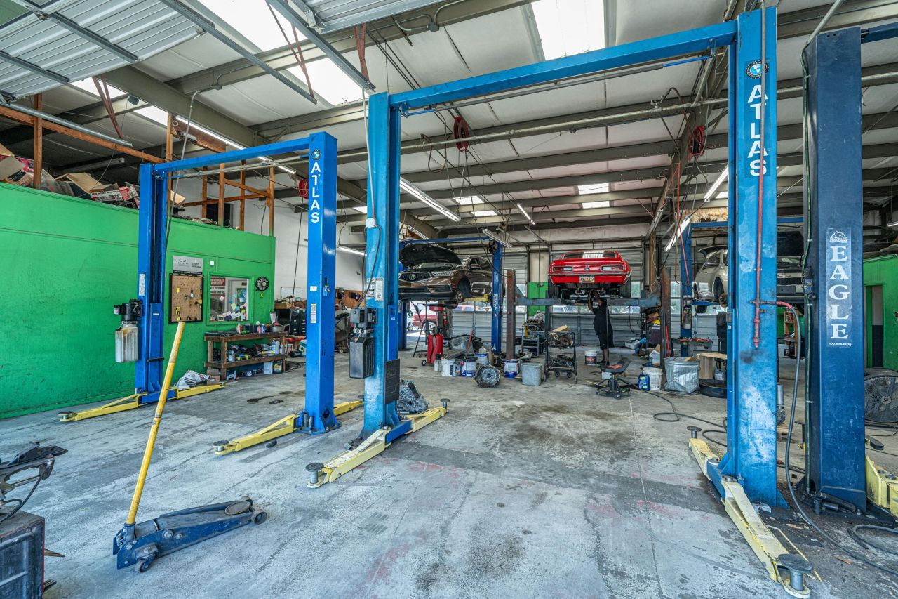 7647 Dorchester Road Photo 18