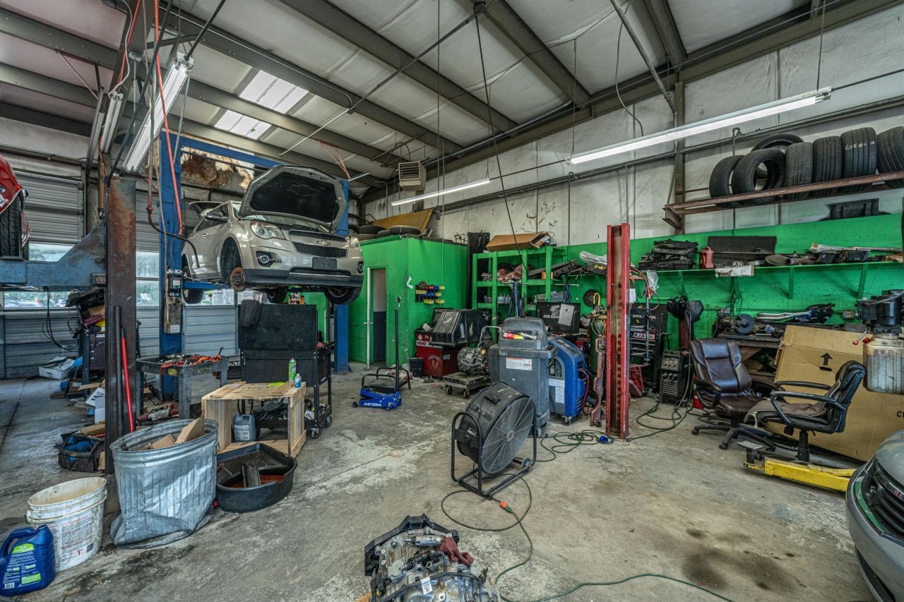 7647 Dorchester Road Photo 19