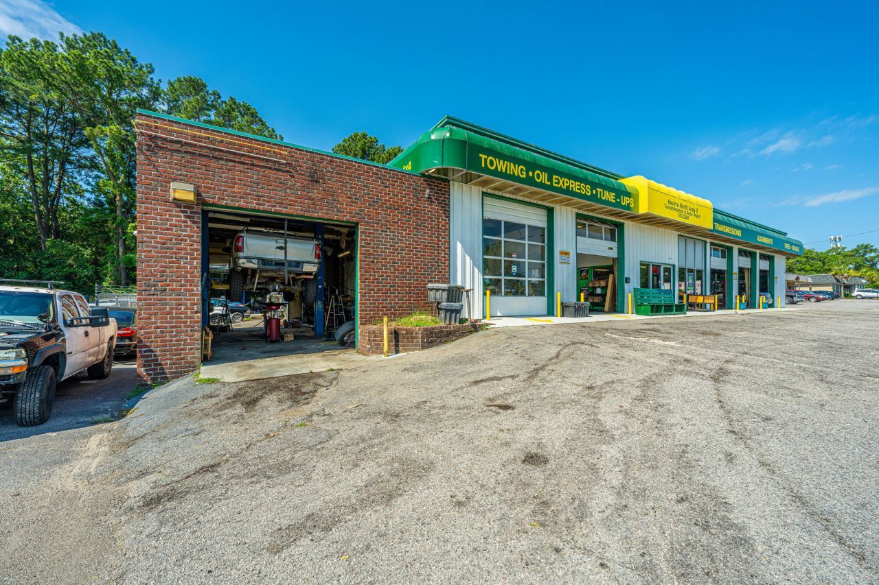 7647 Dorchester Road Photo 5