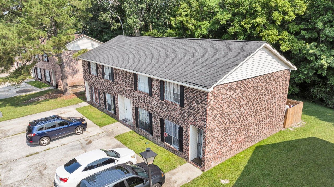 105/107 Magwood Drive Photo 12