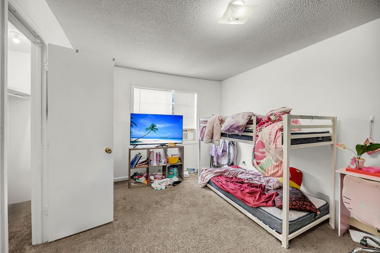 105/107 Magwood Drive Photo 23