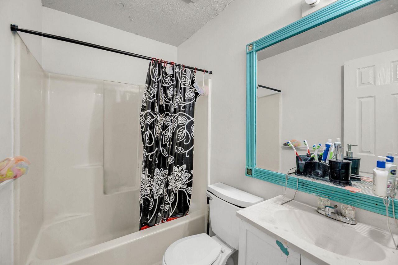 105/107 Magwood Drive Photo 25