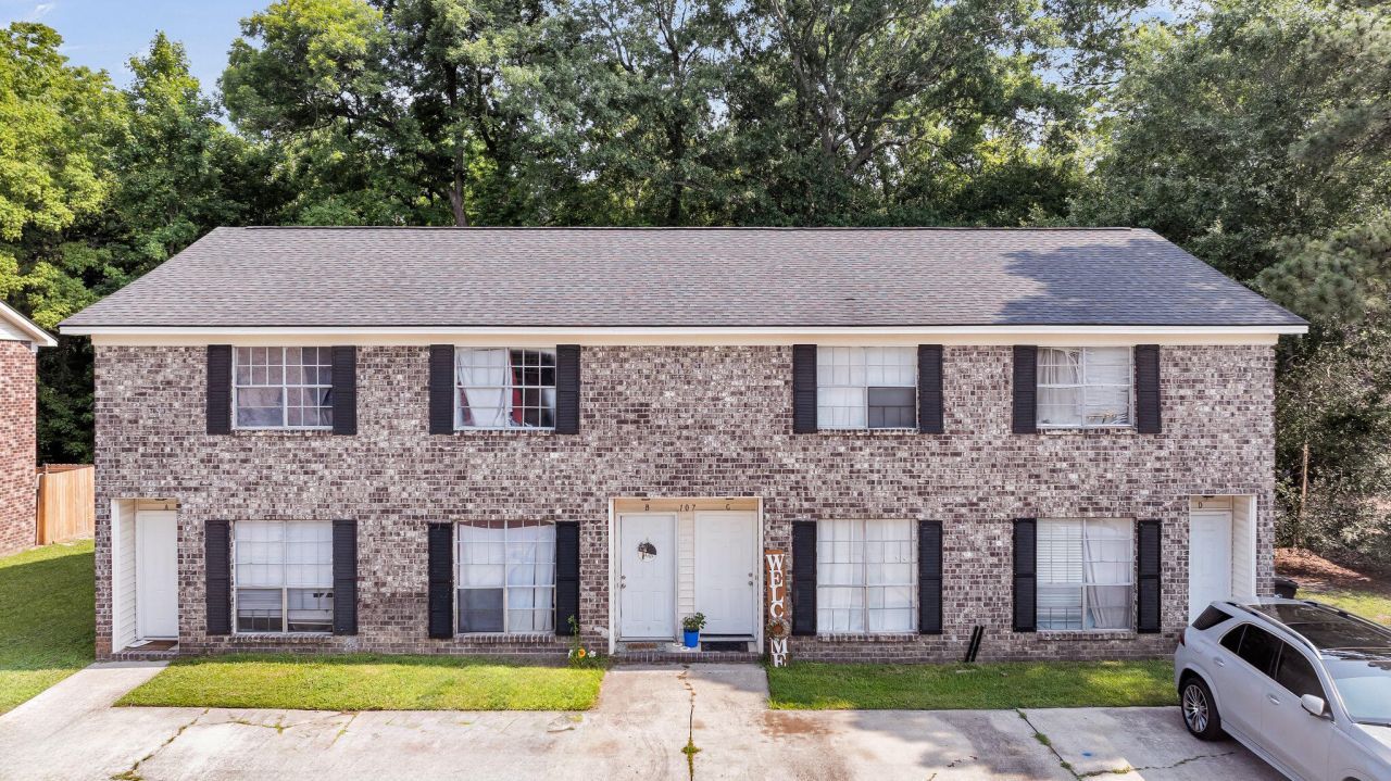 105/107 Magwood Drive Photo 26