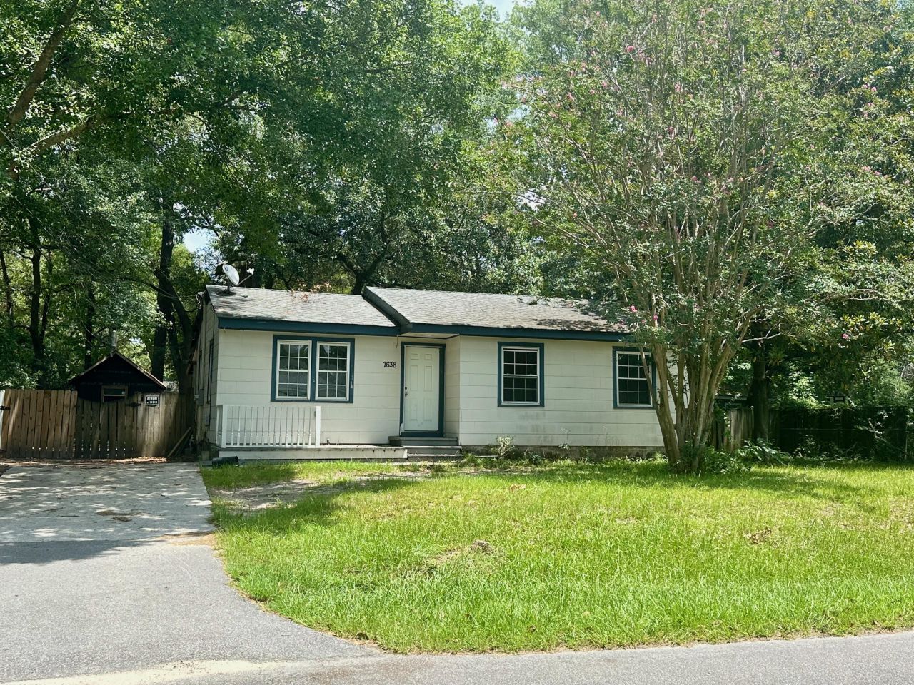 7638 Lady Street Photo 2