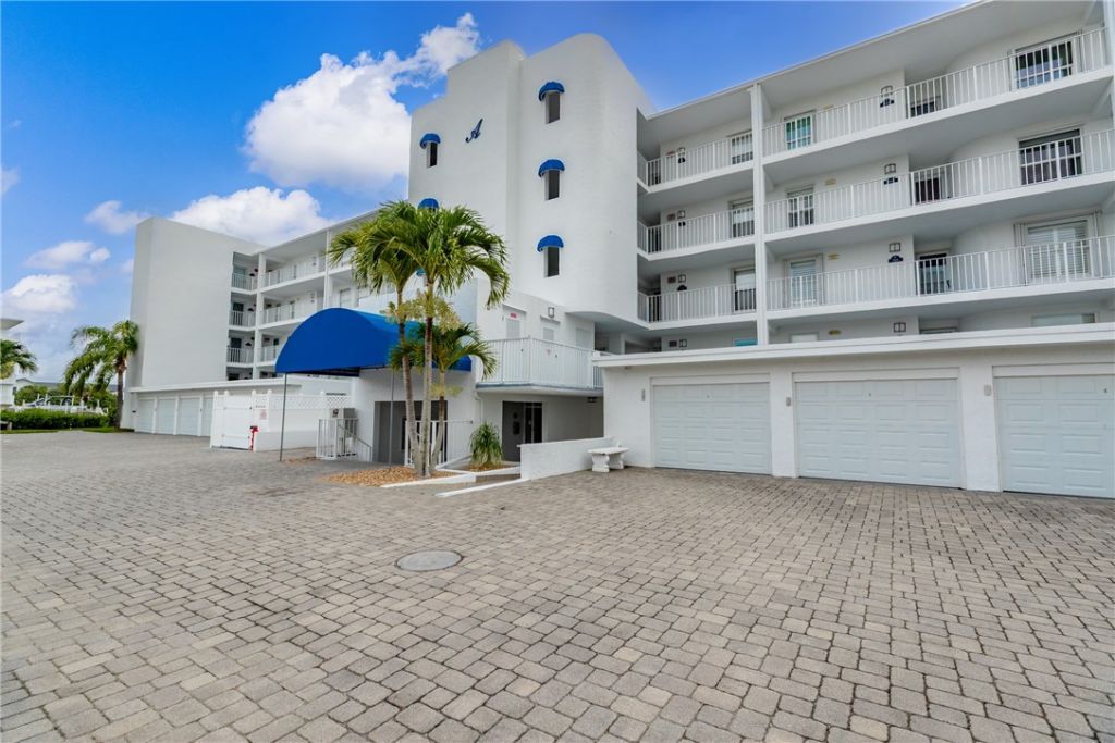 5914 S River Run Drive, Unit 5914, Sebastian, FL 32958 Photo
