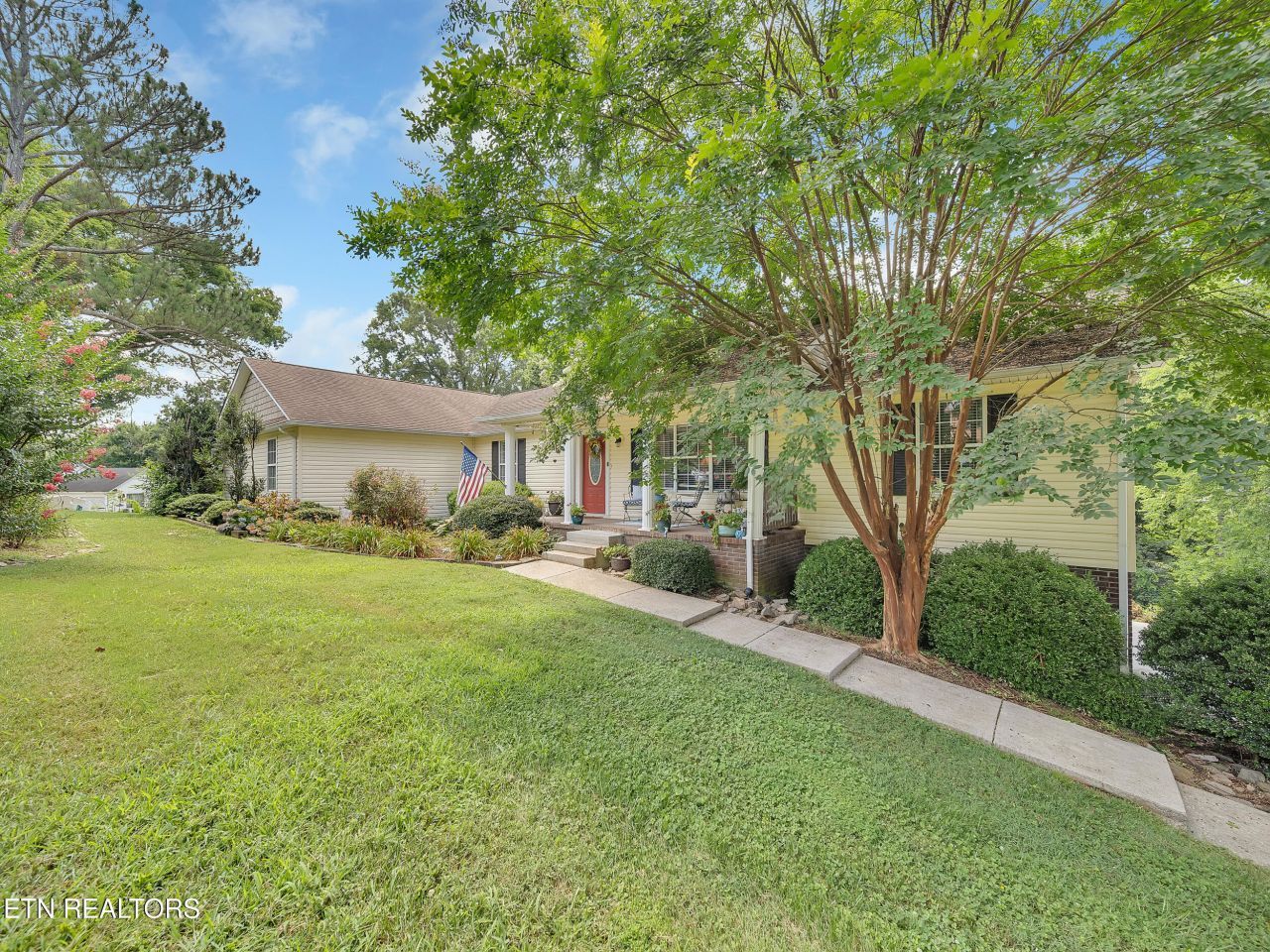 2822 Rambling Rd, Maryville, TN 37801 Main Photo