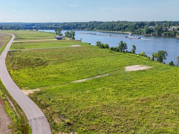 6325 CRAVENS RD, Savannah, TN 38372