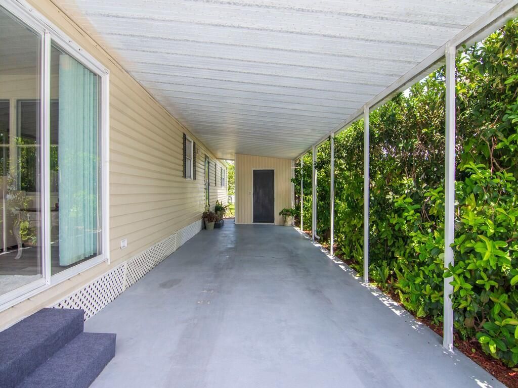 125 La Vaughn Circle, Jensen Beach, FL 34957 Photo