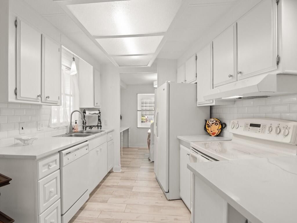 125 La Vaughn Circle, Jensen Beach, FL 34957 Photo