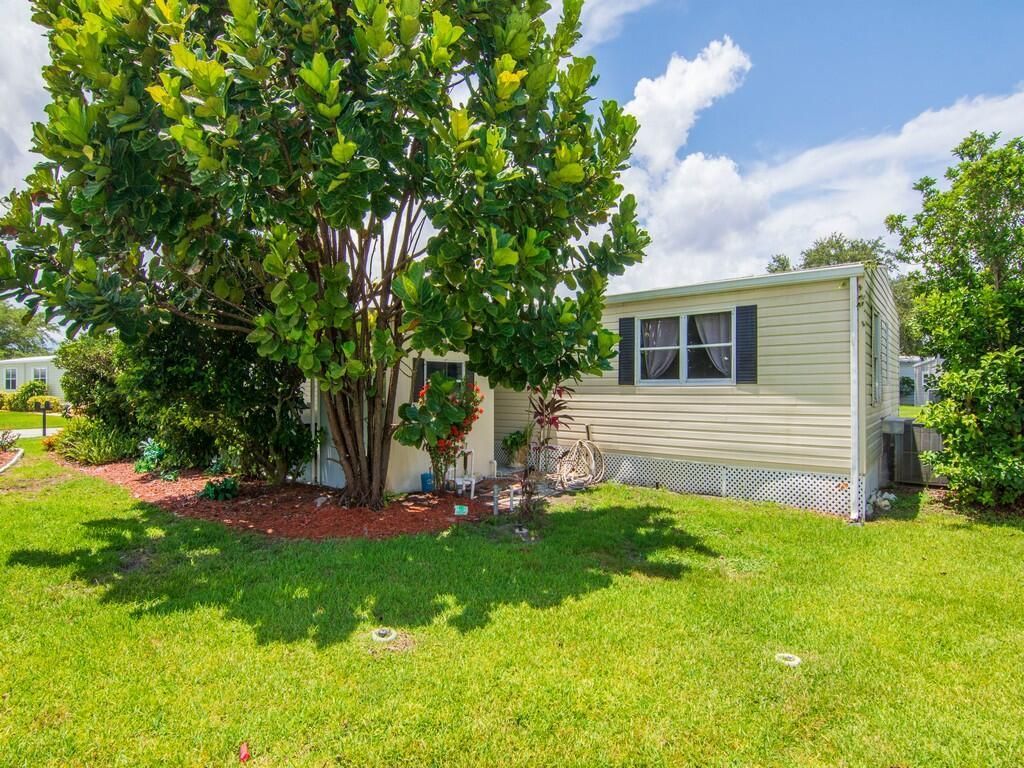 125 La Vaughn Circle, Jensen Beach, FL 34957 Photo