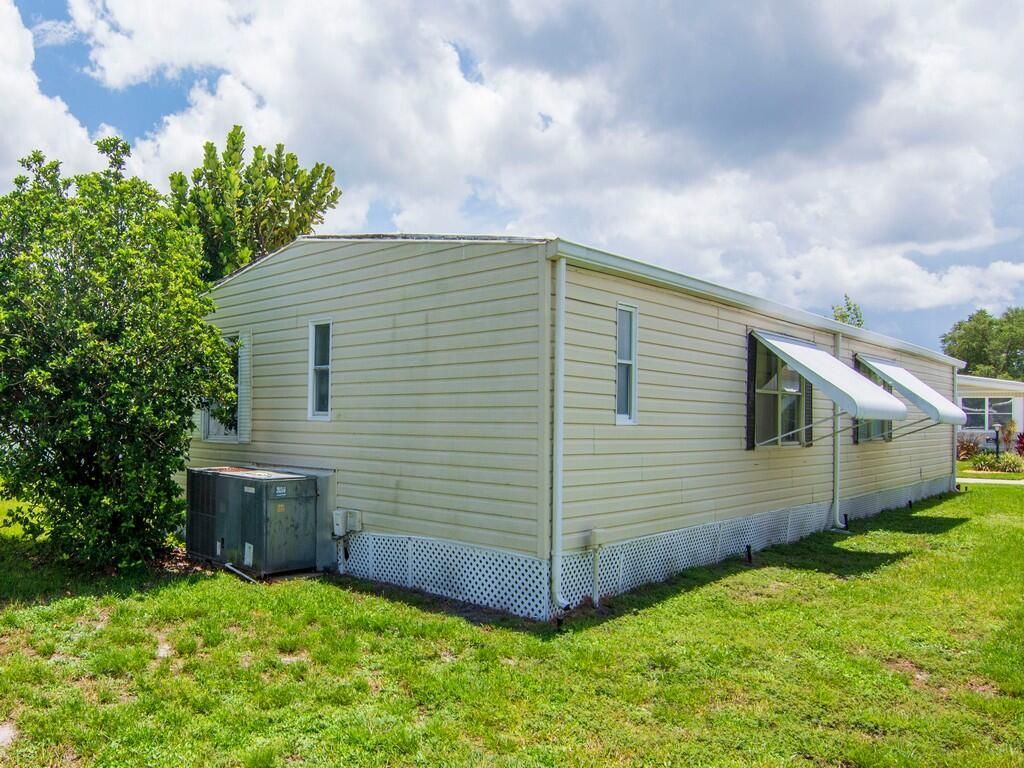 125 La Vaughn Circle, Jensen Beach, FL 34957 Photo