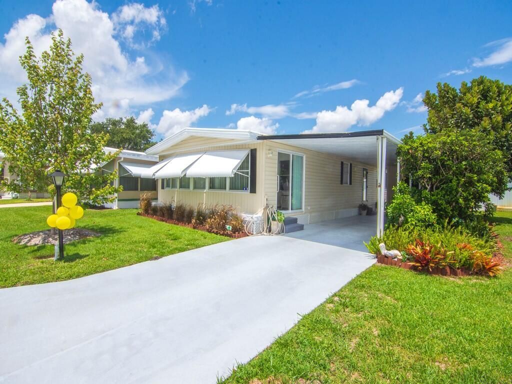 125 La Vaughn Circle, Jensen Beach, FL 34957 Photo