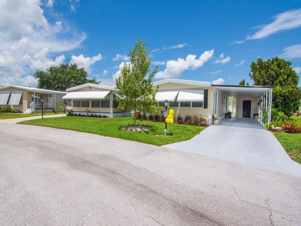 125 La Vaughn Circle, Jensen Beach, FL 34957 Photo