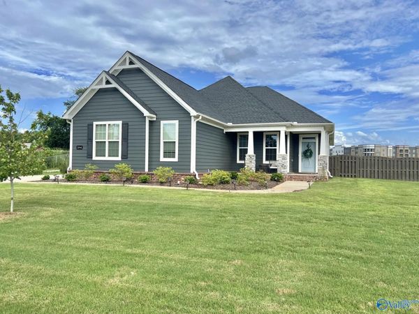2041 Wayland Walk SW, Huntsville, AL 35802