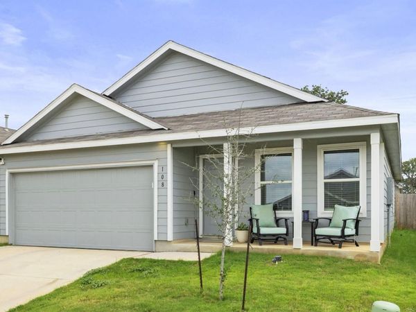 108 Ciarans Crossing DR, Fredericksburg, TX 78624