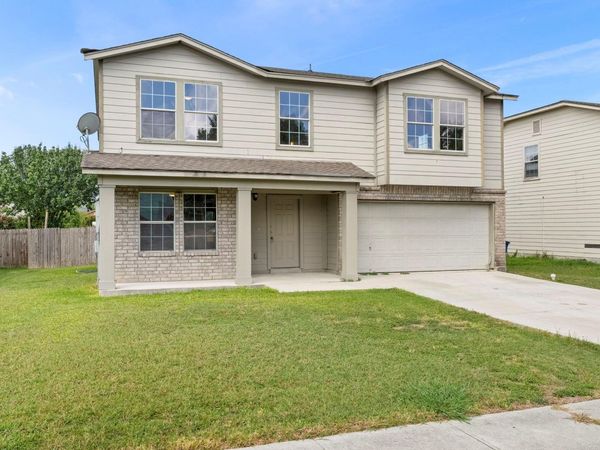 671 Northwest Crossing DR, New Braunfels, TX 78130