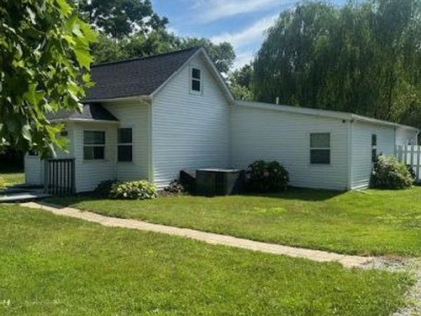 1290 Old Porter Road, Chesterton, IN 46304