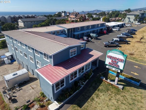 754 SW COAST HWY, Newport, OR 97365