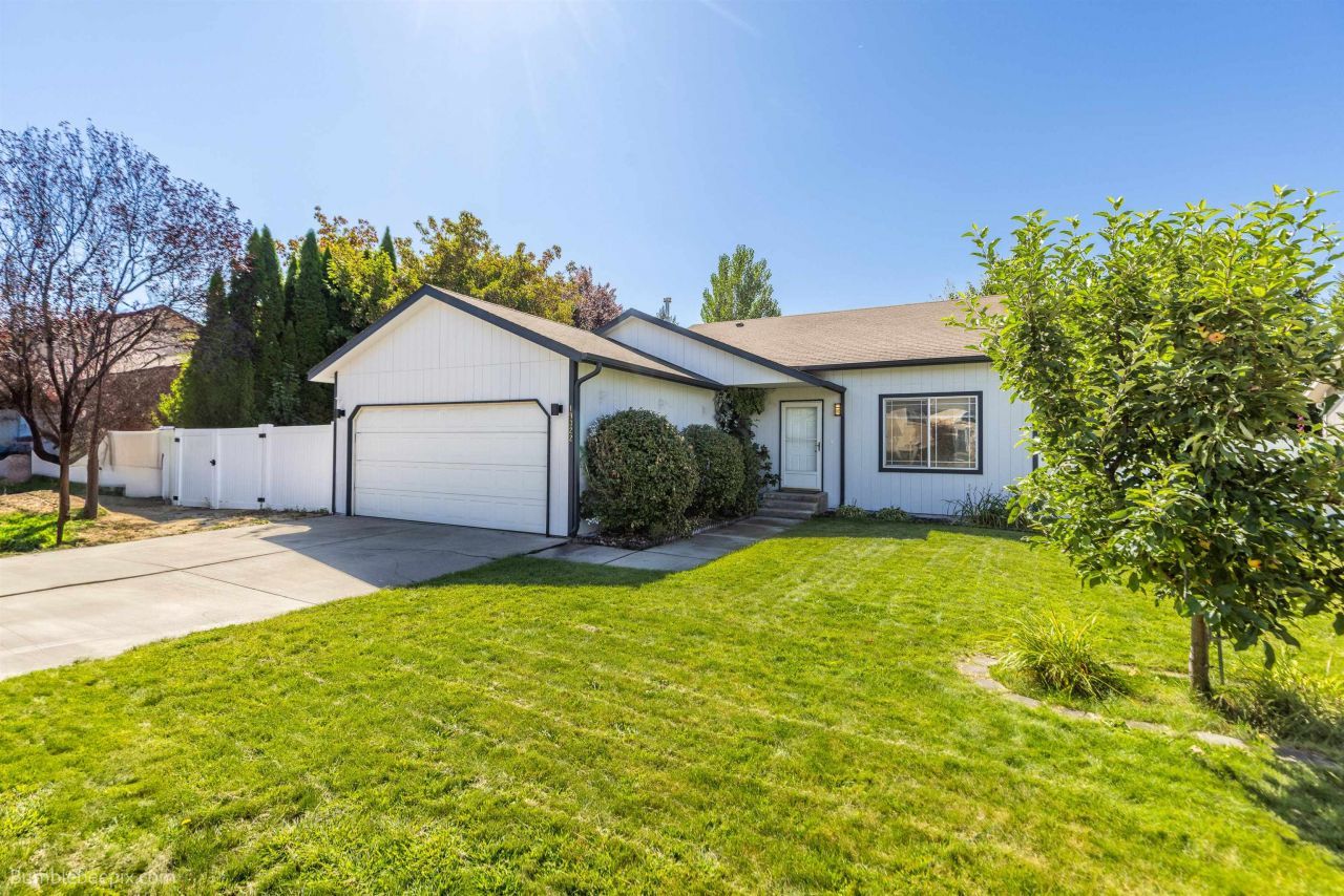 19322 E Flat Rock River Ln, Greenacres, WA 99016 Main Photo
