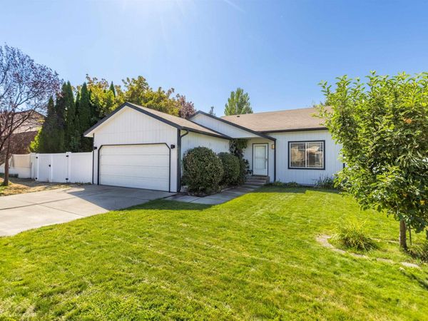 19322 E Flat Rock River Ln, Greenacres, WA 99016