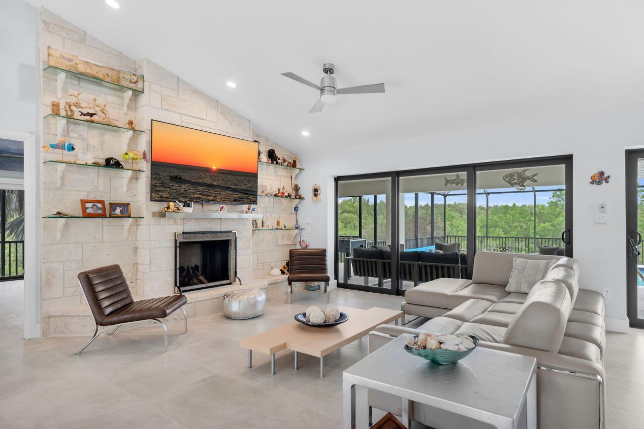 31 S Carysfort Circle, Key Largo, FL 33037 Photo