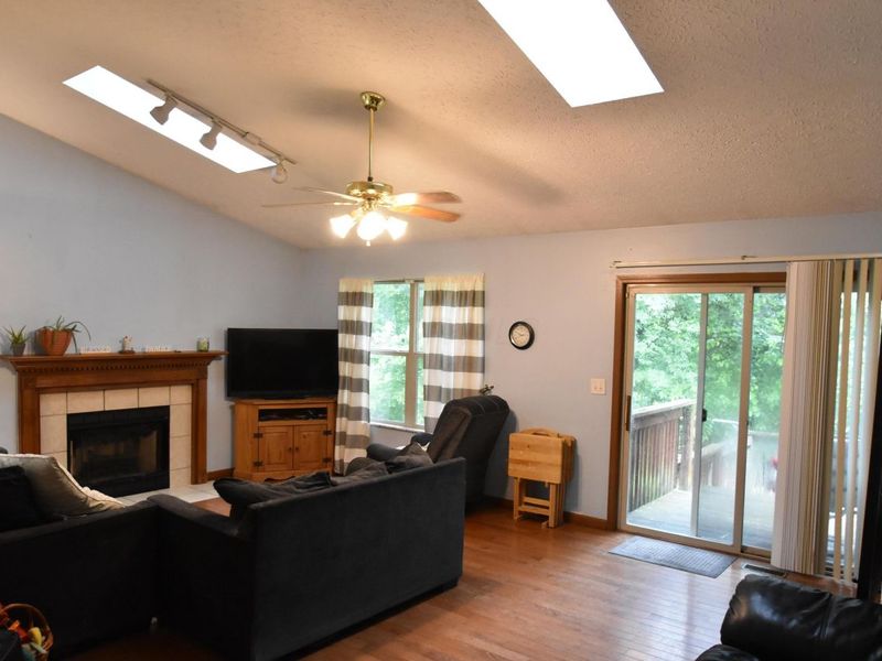 3887 Highland Bluff Drive, Groveport, OH 43125 Photo 11