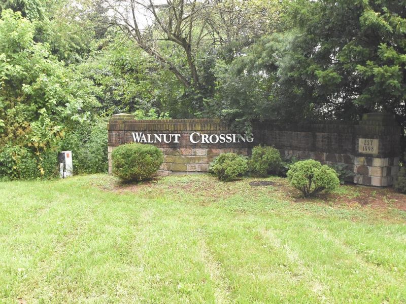 3887 Highland Bluff Drive, Groveport, OH 43125 Photo 2